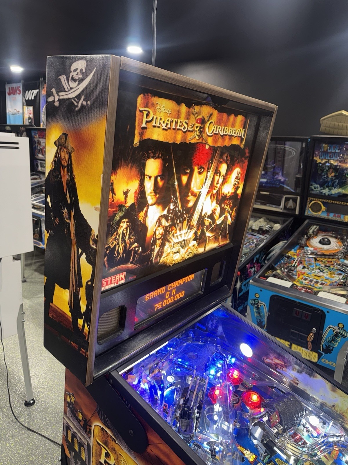 Pirates of the Caribbean Pinball Machine 2007 - Image 3
