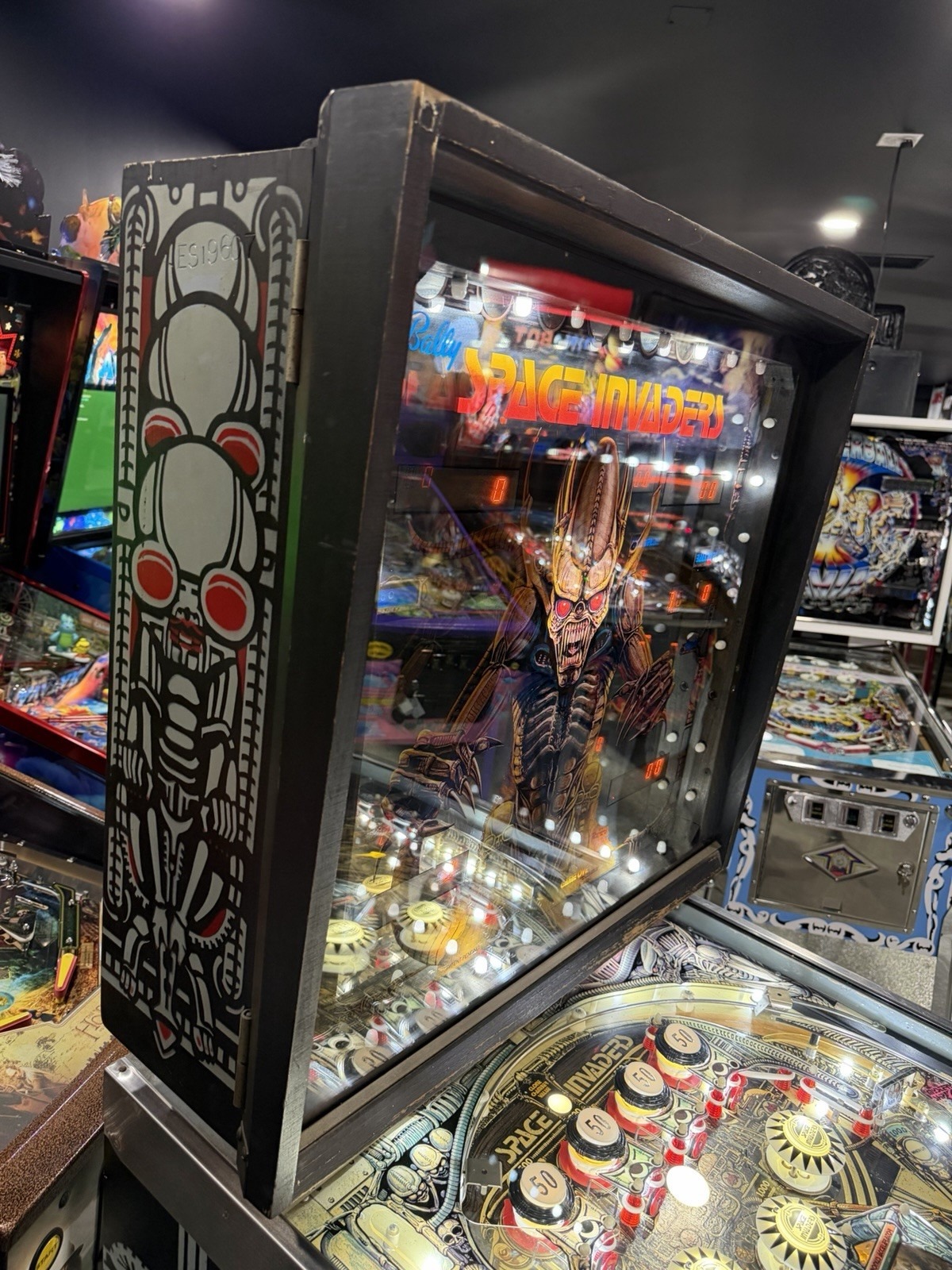 Space Invaders Pinball Machine (Bally 1980)