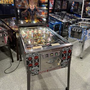 Space Invaders Pinball Machine (Bally 1980)