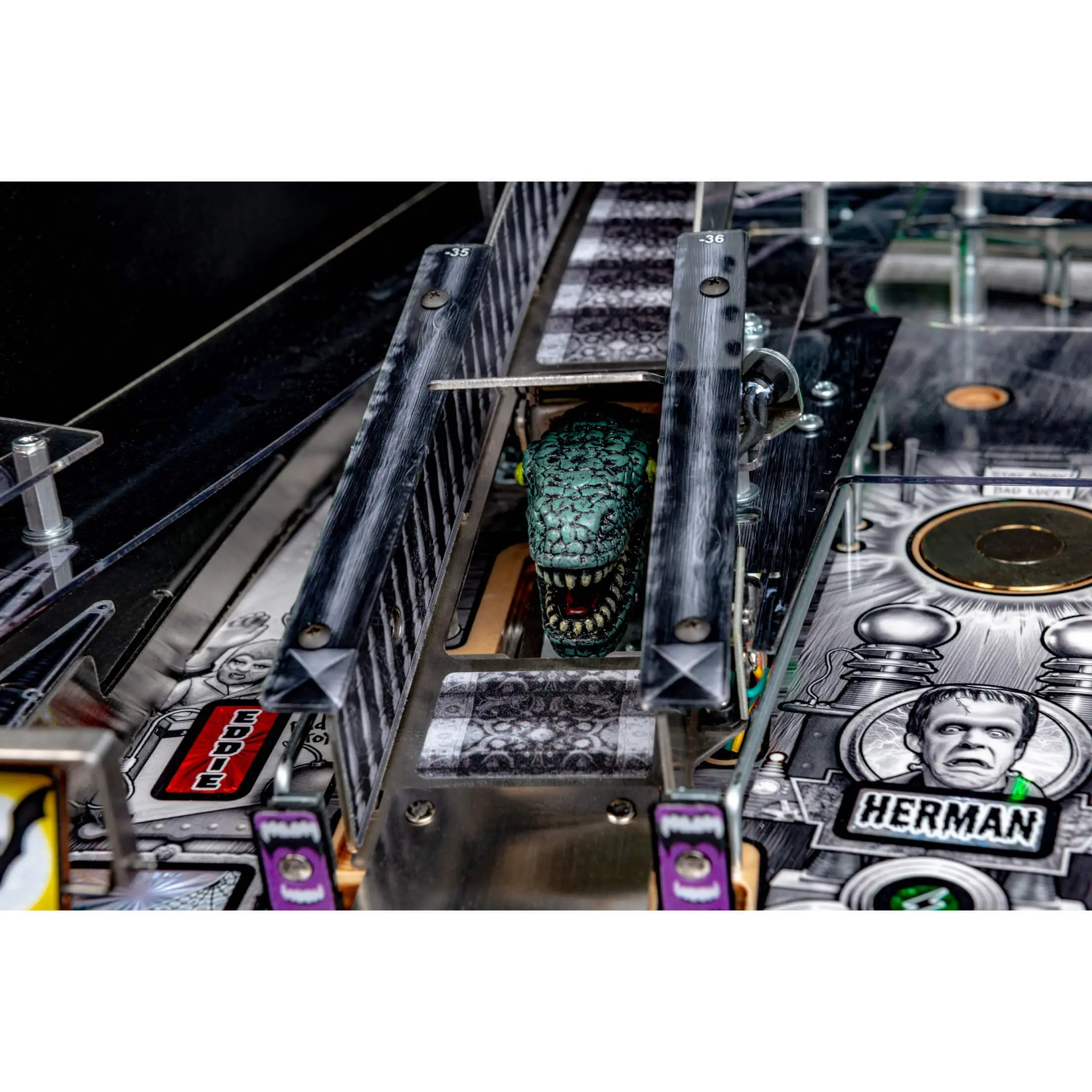 Munsters Premium (Black and White Version) Pinball Machine