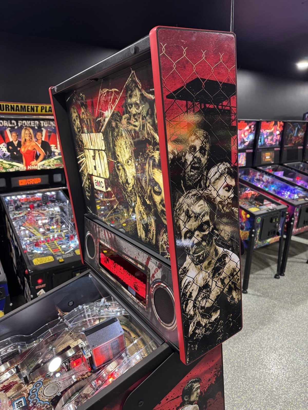 The Walking Dead Pro Edition Pinball Machine